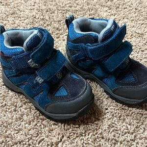 LL Bean toddlers mountain boots size 8 like new